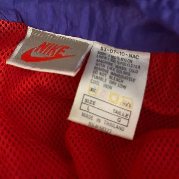 Vintage Unisex Nike Red and Purple Windbreaker - Picture 4 of 8